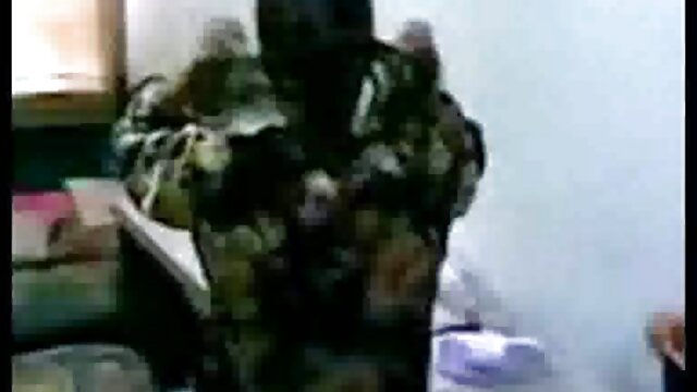 Якісні фільми :  18-річна блондинка розсовує ноги, щоб Дік міг взяти її на порно брат і сестра Фільми для дорослих 